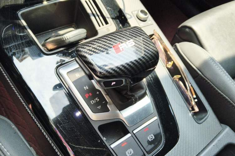 Used Audi Q5L 2022 40T Luxury Dynamic Model Gear Lever