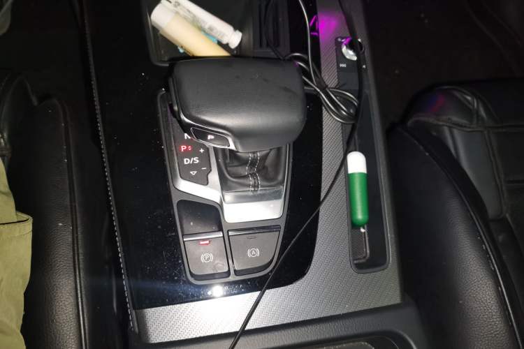 Used Audi Q5L 2022 45T Luxury Dynamic Model Gear Lever