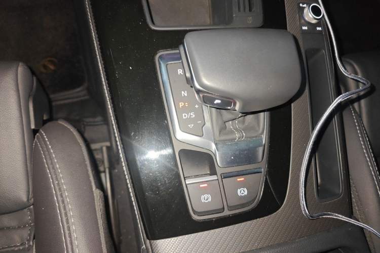 Used Audi Q5L 2022 45T Luxury Dynamic Model Gear Lever