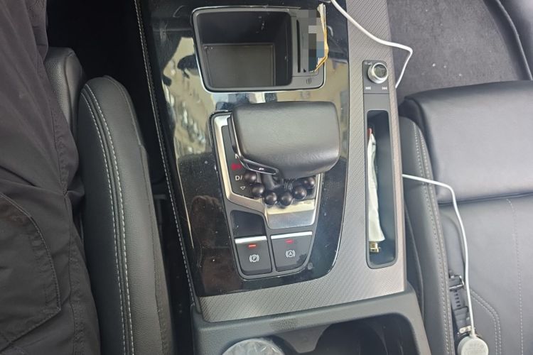 Used Audi Q5L 2022 45T Luxury Dynamic Model Gear Lever