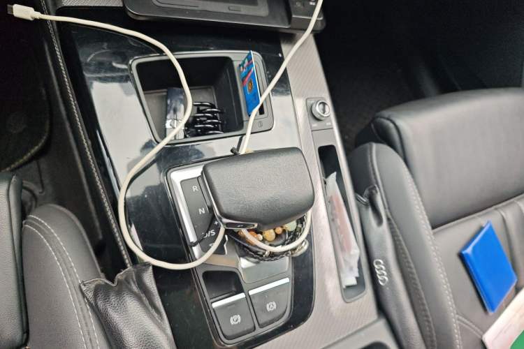 Used Audi Q5L 2022 40T Luxury Dynamic Model Gear Lever