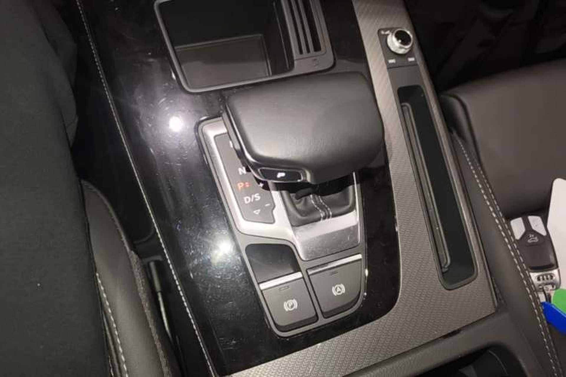Used Audi Q5L 2022 Updated 40T Luxury Dynamic Edition Gear Lever