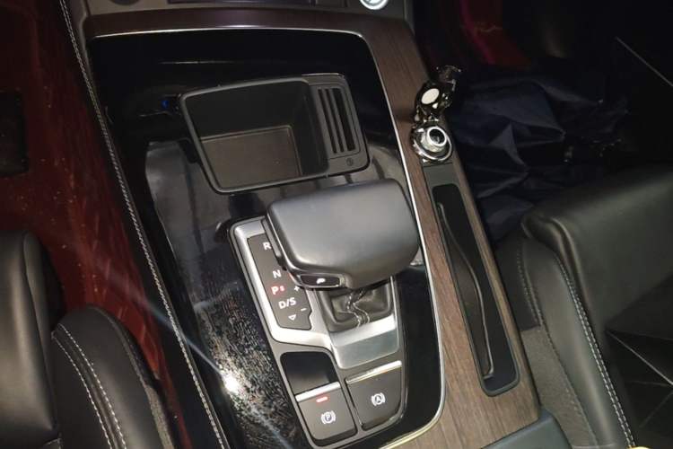 Used Audi Q5L 2022 Updated 45T Luxury Dynamic Version Gear Lever