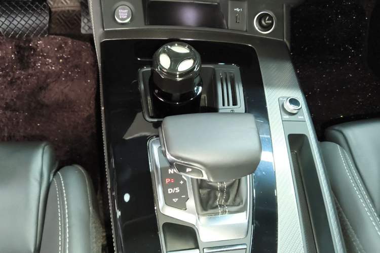 Used Audi Q5L 2022 Updated 40T Luxury Dynamic Edition Gear Lever