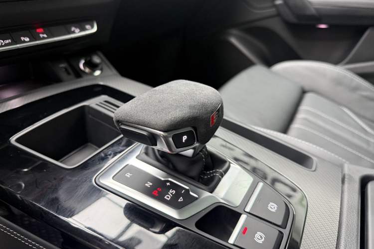 Used Audi Q5L 2022 Updated 40T Luxury Dynamic Edition Gear Lever