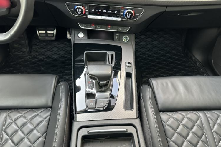 Used Audi Q5L 2022 40T Fashionable and Dynamic Model Gear Lever