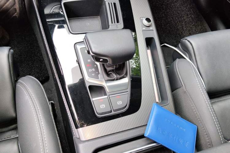 Used Audi Q5L 2022 45T Luxury Dynamic Model Gear Lever