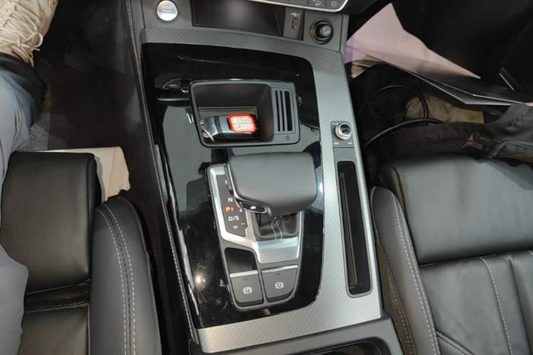 Used Audi Q5L 2022 Updated 45T Luxury Dynamic Version Gear Lever