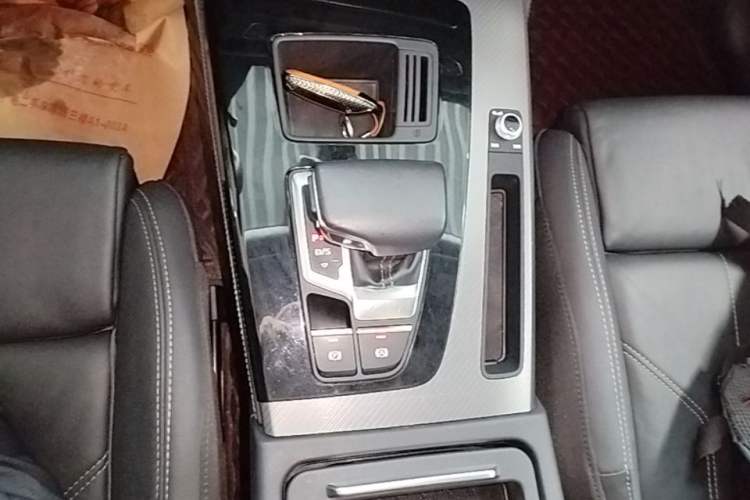Used Audi Q5L 2022 45T Luxury Dynamic Model Gear Lever