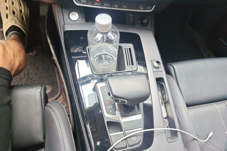 Used Audi Q5L 2022 Updated 40T Luxury Dynamic Edition Gear Lever