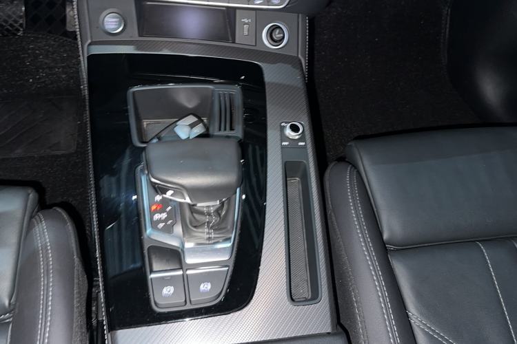 Used Audi Q5L 2022 45T Luxury Dynamic Model Gear Lever