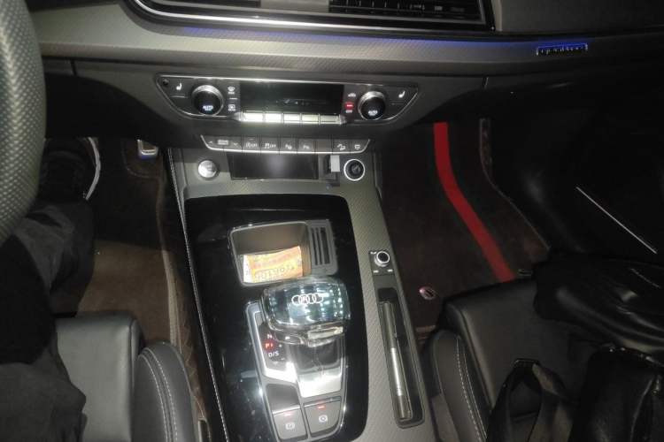 Used Audi Q5L 2022 45T Luxury Dynamic Model Gear Lever