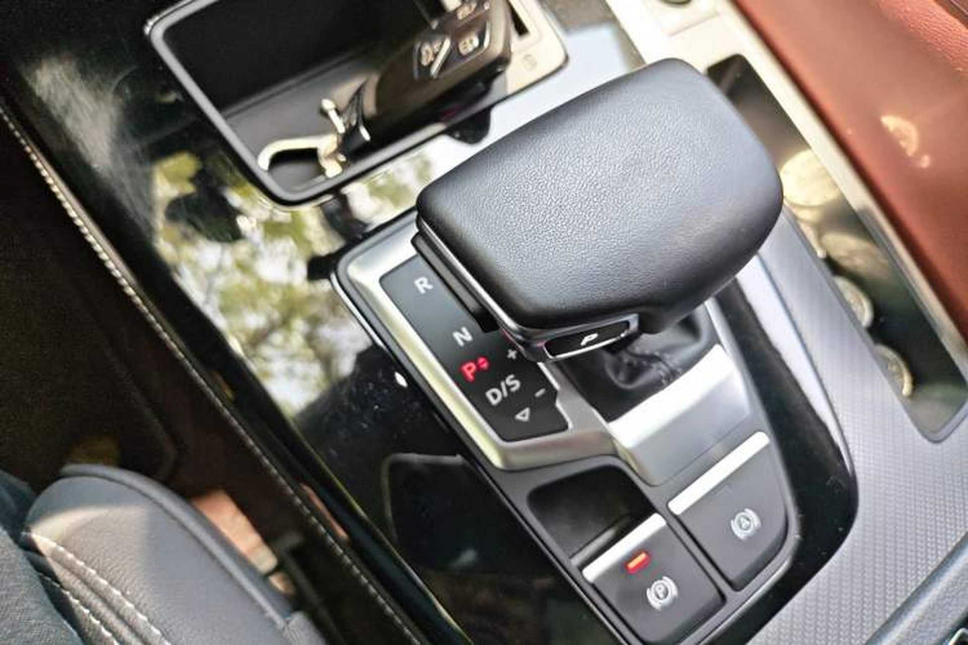 Used Audi Q5L 2022 40T RS Package Performance Model Gear Lever