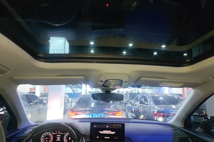 Used Audi Q5L 2022 40T Fashionable and Elegant Model Headliner