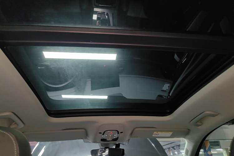 Used Audi Q5L 2022 45T Luxury Dynamic Model Headliner