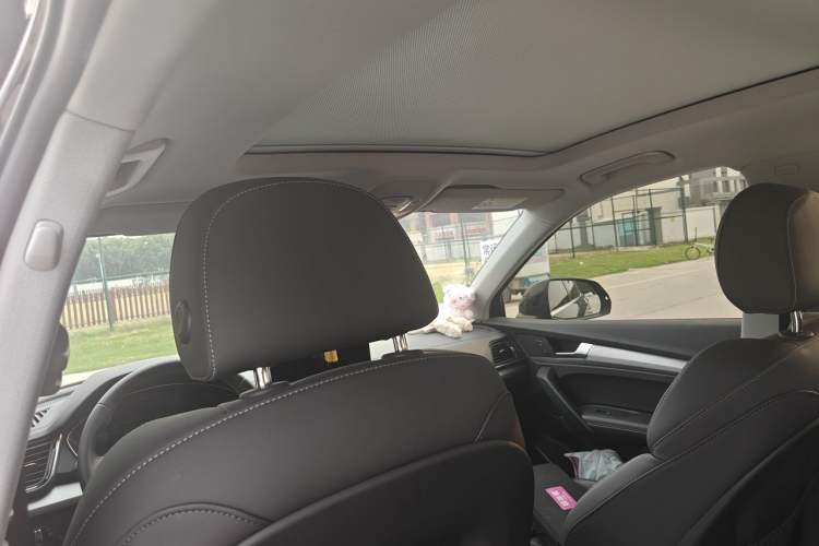 Used Audi Q5L 2022 40T Fashionable and Dynamic Model Headliner