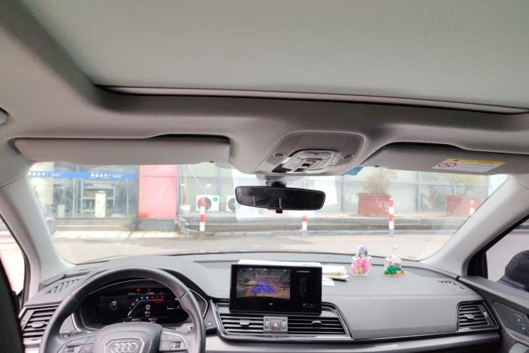 Used Audi Q5L 2022 40T Fashionable and Dynamic Model Headliner
