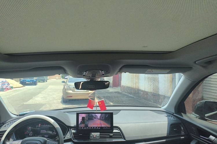 Used Audi Q5L 2022 40T Luxury Dynamic Model Headliner