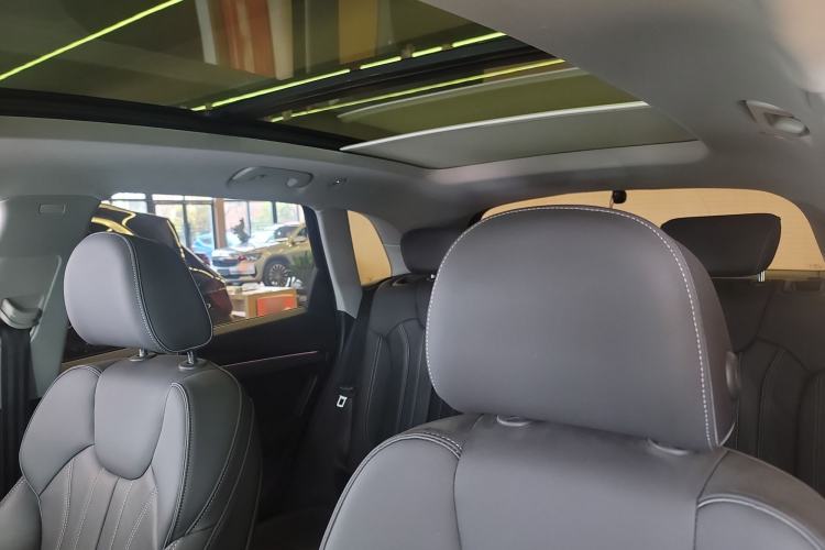 Used Audi Q5L 2022 40T Luxury Dynamic Model Headliner