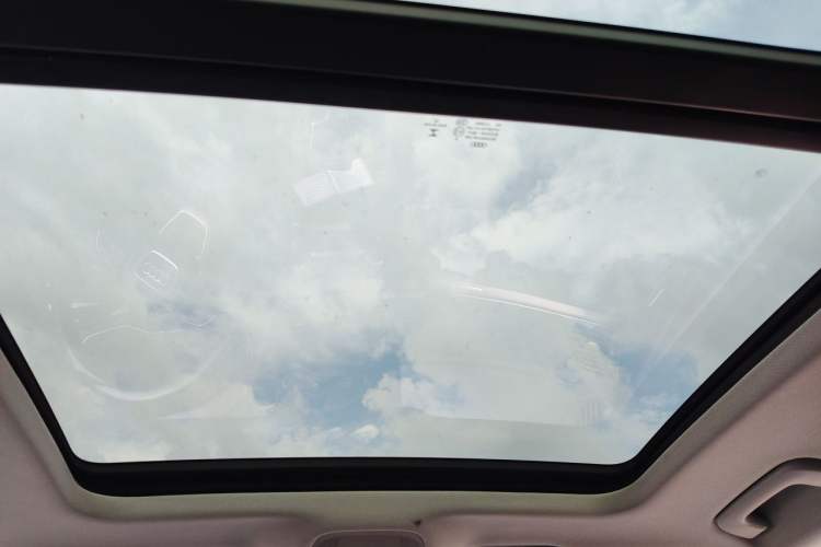 Used Audi Q5L 2022 Updated 40T Luxury Dynamic Edition Headliner
