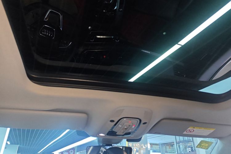 Used Audi Q5L 2022 40T Luxury Dynamic Model Headliner