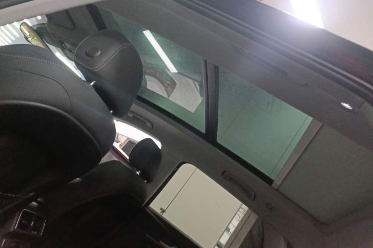 Used Audi Q5L 2022 40T Luxury Dynamic Model Headliner