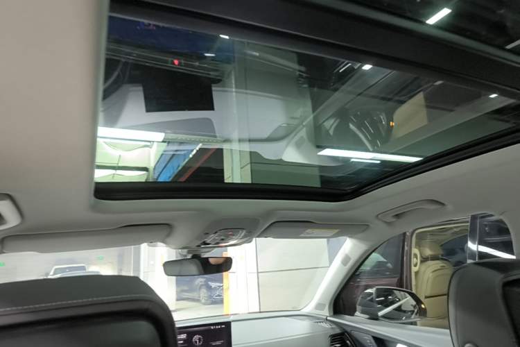 Used Audi Q5L 2022 Updated 45T Luxury Dynamic Version Headliner
