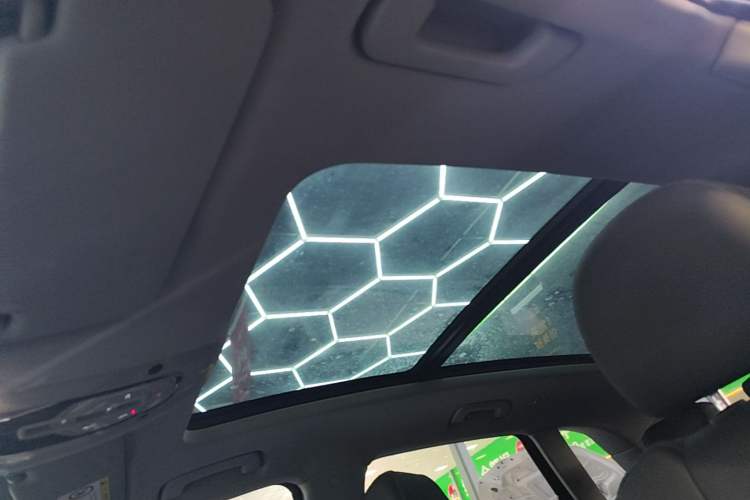 Used Audi Q5L 2022 40T Fashionable and Dynamic Model Headliner