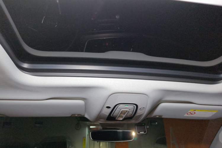 Used Audi Q5L 2022 Updated 45T Luxury Dynamic Version Headliner