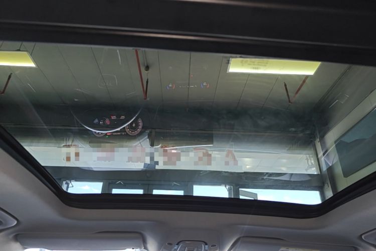 Used Audi Q5L 2022 Updated Version 40T Luxury Elegant Edition Headliner