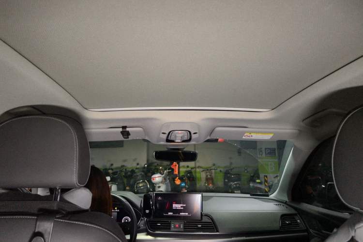 Used Audi Q5L 2022 40T Luxury Dynamic Model Headliner