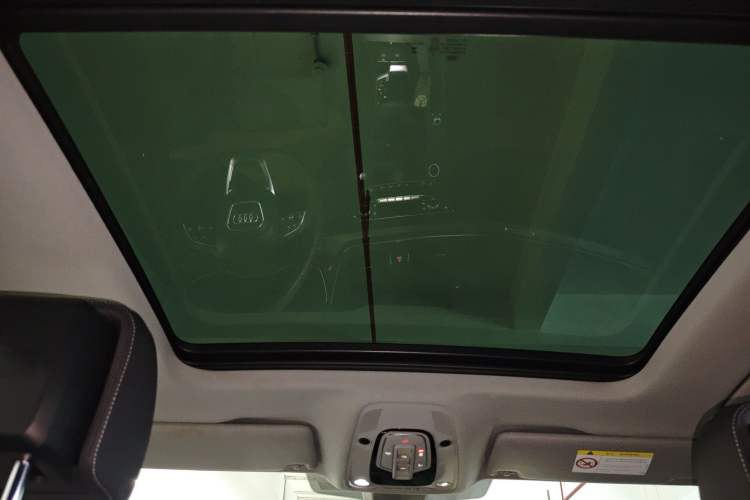 Used Audi Q5L 2022 40T Luxury Dynamic Model Headliner
