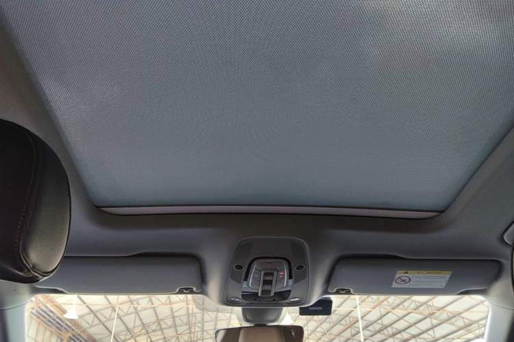 Used Audi Q5L 2022 40T Fashionable and Elegant Model Headliner