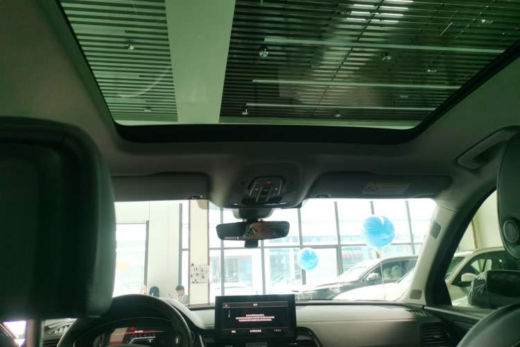 Used Audi Q5L 2022 Updated 45T Luxury Dynamic Version Headliner