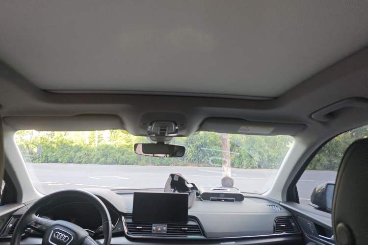 Used Audi Q5L 2022 40T Fashionable and Dynamic Model Headliner