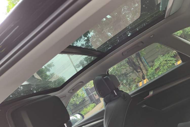 Used Audi Q5L 2022 40T Luxury Dynamic Model Headliner