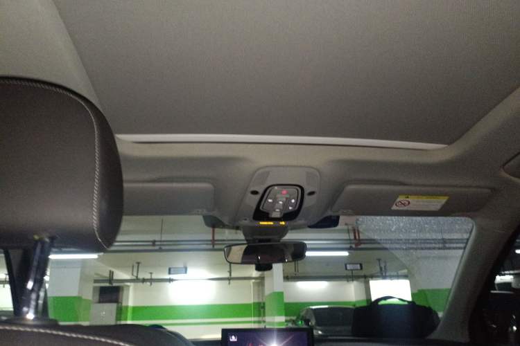 Used Audi Q5L 2022 40T Fashionable and Dynamic Model Headliner