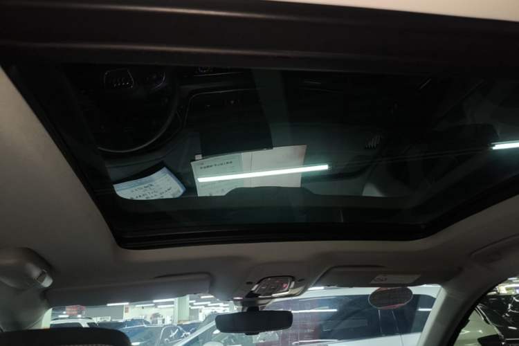 Used Audi Q5L 2022 Updated Version 40T Luxury Elegant Edition Headliner