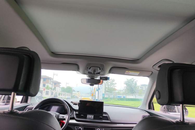 Used Audi Q5L 2022 40T Luxury Dynamic Model Headliner