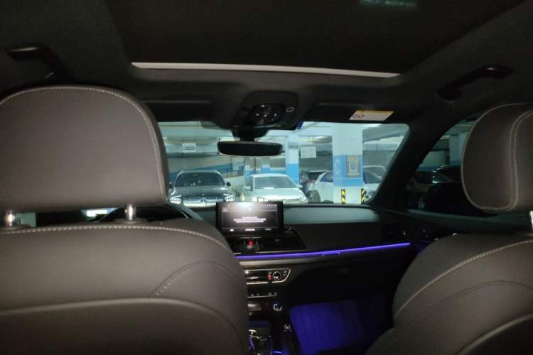 Used Audi Q5L 2022 40T Luxury Dynamic Model Headliner