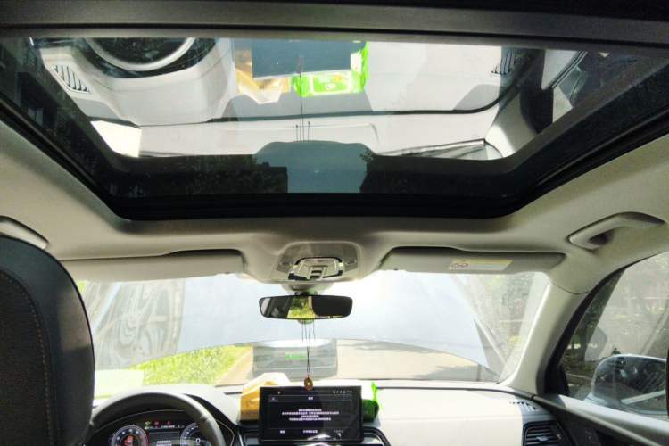 Used Audi Q5L 2022 40T Luxury Dynamic Model Headliner