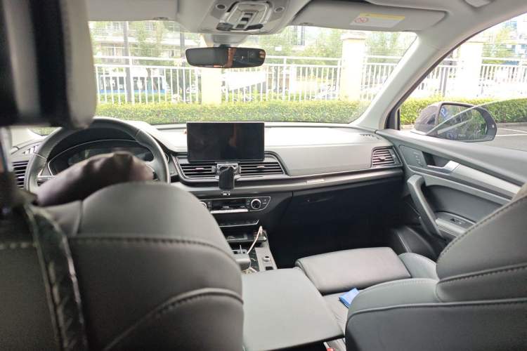 Used Audi Q5L 2022 40T Luxury Dynamic Model Headliner