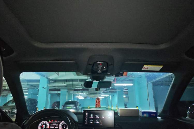 Used Audi Q5L 2022 45T Luxury Dynamic Model Headliner