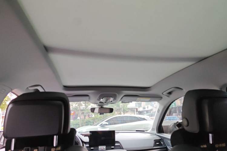 Used Audi Q5L 2022 Updated 45T Luxury Dynamic Version Headliner