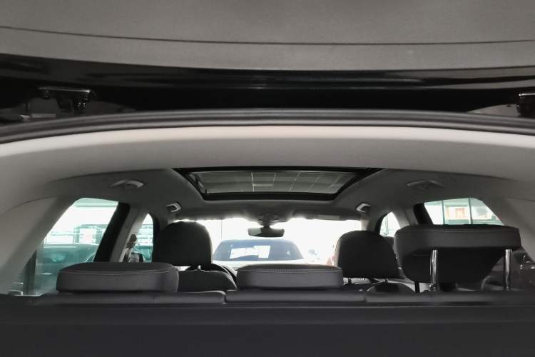 Used Audi Q5L 2022 40T Luxury Dynamic Model Headliner