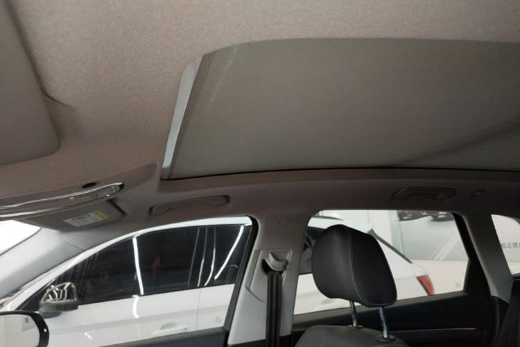 Used Audi Q5L 2022 40T Luxury Dynamic Model Headliner