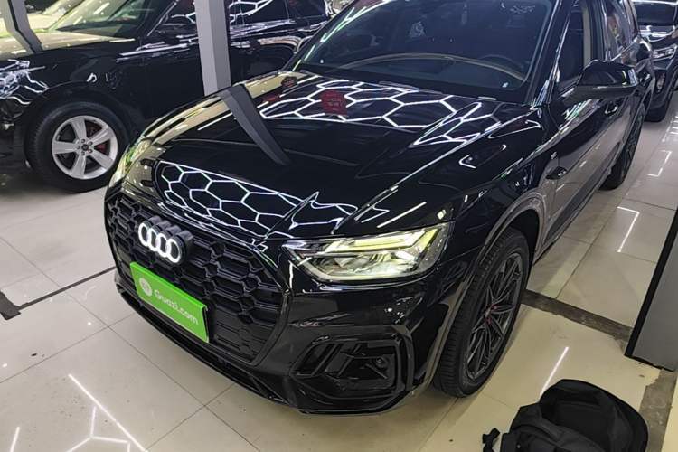 Used Audi Q5L 2022 40T Fashionable and Dynamic Model Guazi used car, China used car export, Used car for sale, Used cars, Cheapest cars for sale