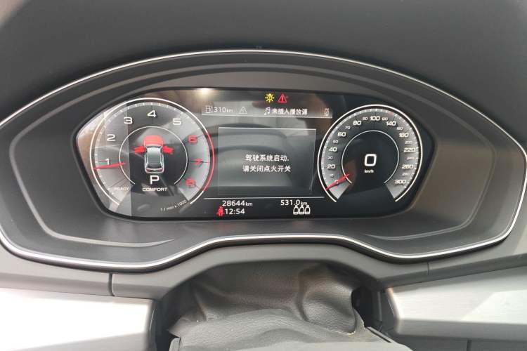Used Audi Q5L 2022 40T Fashionable and Dynamic Model Instrument Cluster