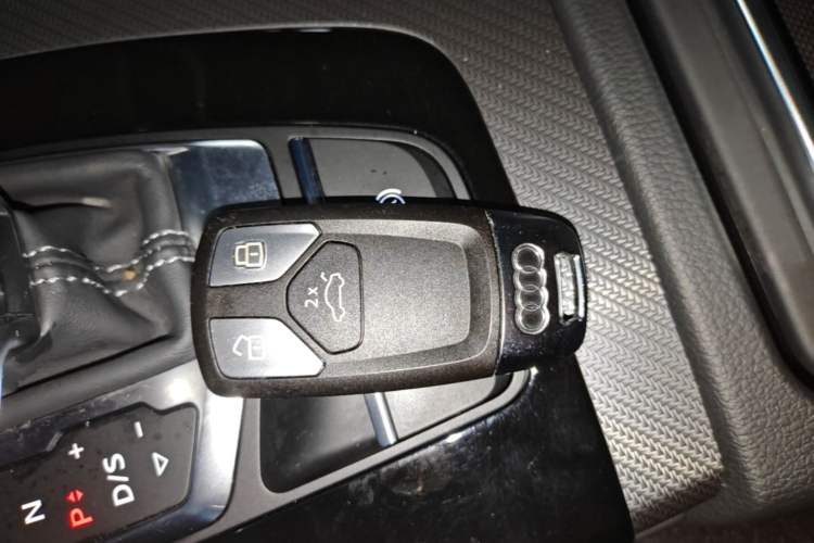 Used Audi Q5L 2022 40T Luxury Dynamic Model Interior 1
