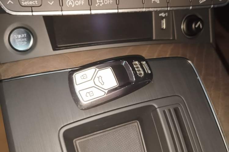 Used Audi Q5L 2022 40T Fashionable and Elegant Model Interior 1